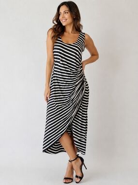Black & White Striped Sleeveless Sheath Dress
